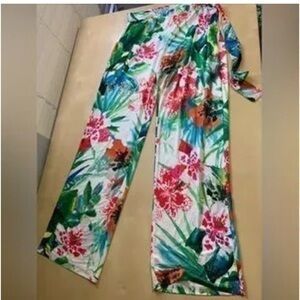 Like new Anatomie floral palazzo pants size small made in Italy